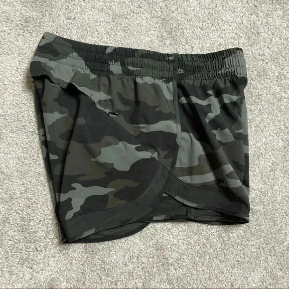 Athleta Camo Mesh Racer Run Shorts 4 in inseam - Picture 6 of 10